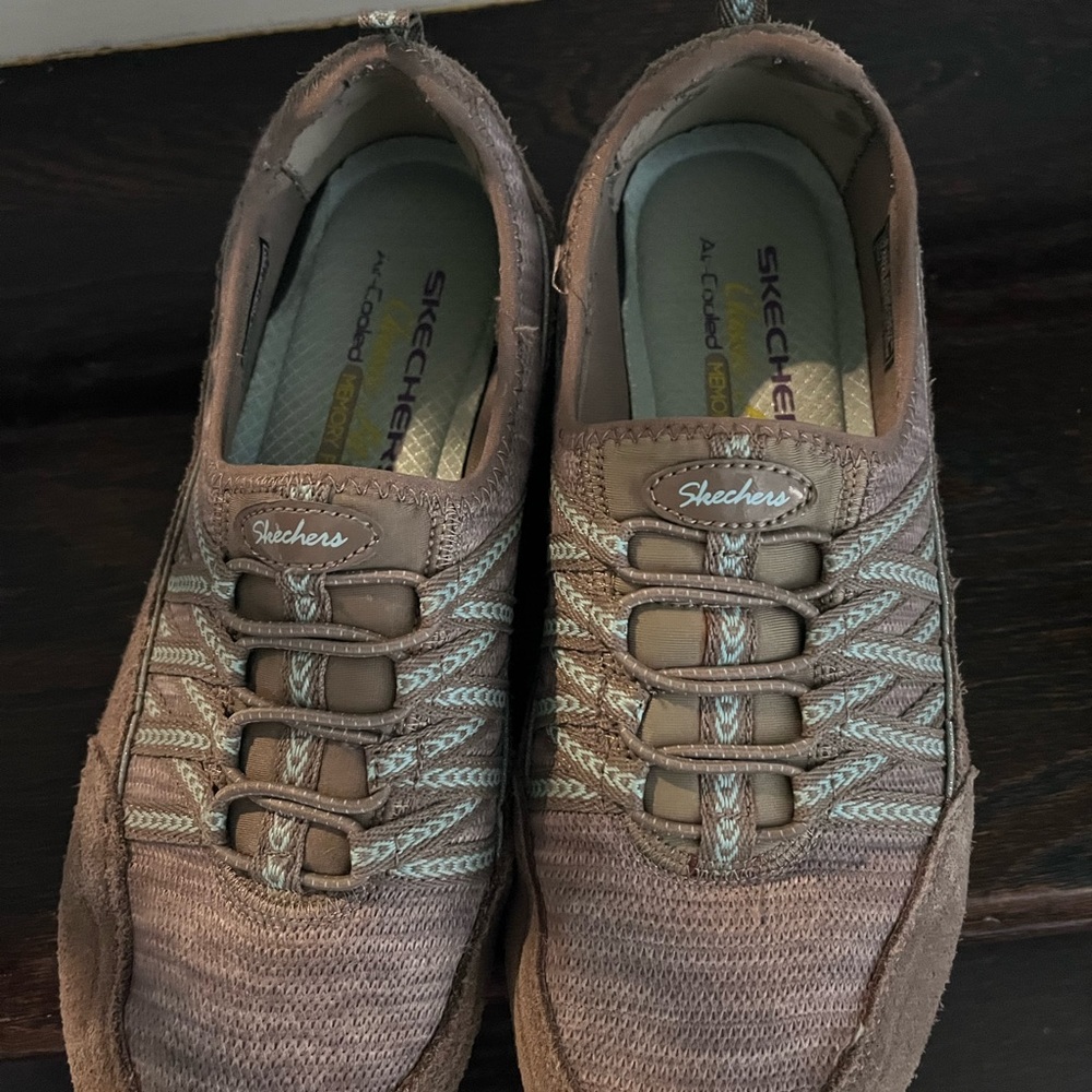 Sketchers sneakers size 7.5